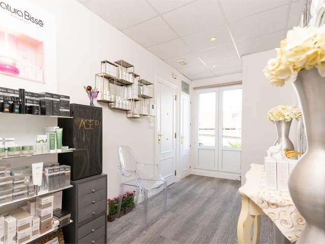 5 motivos por los que comprar tu cosmética en nuestro centro de estética facial en Barakaldo