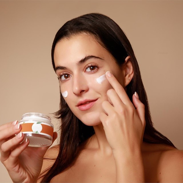 ¿Es bueno utilizar demasiados productos cosméticos?