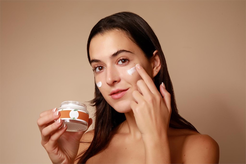 ¿Es bueno utilizar demasiados productos cosméticos?
