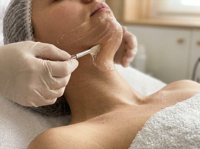 Rejuvenece tu rostro con radiofrecuencia facial en Barakaldo - Imagen 1